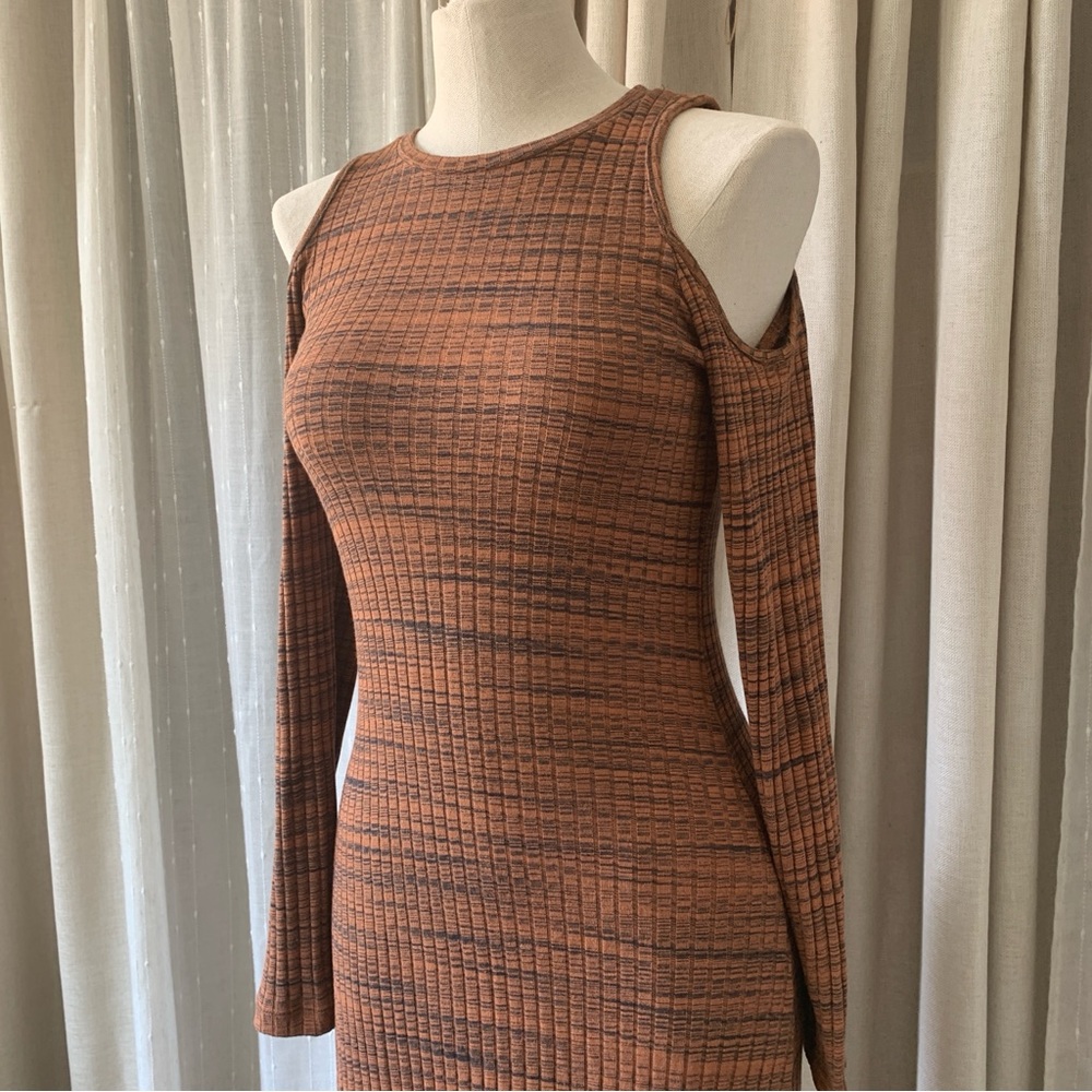 ZARA RUSTY ORANGE OPEN SHOULDER MAXI SLEEVED RIBBED DRESS M - Picture 3 of 10